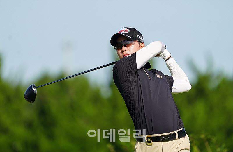 [포토] 송민혁, 패기의 샷으로 날린다