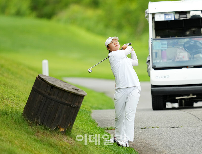 [포토]송가은,그린에 올라가라