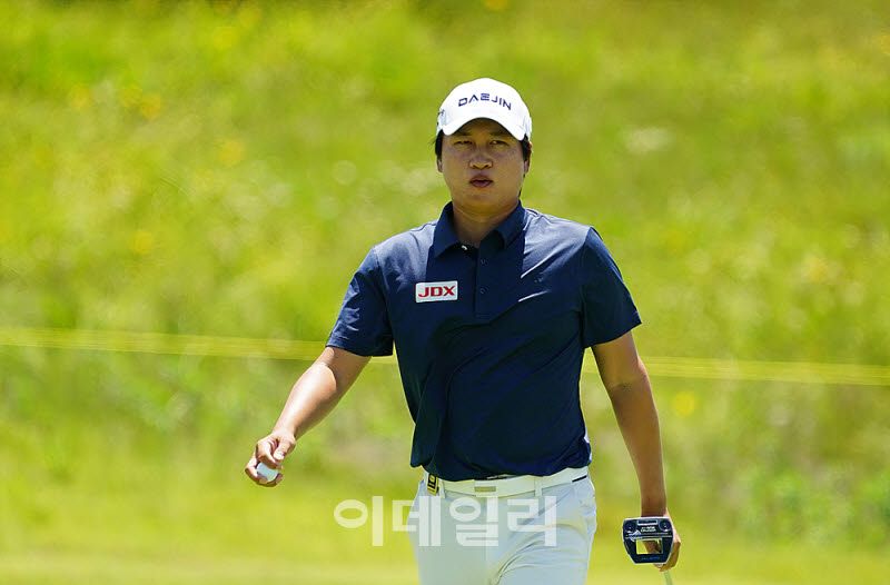 [포토] 왕정훈, 첫홀은 아쉬웠다