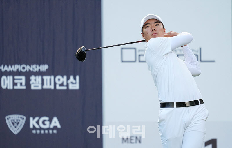[포토]상현준,파워풀 첫 티샷