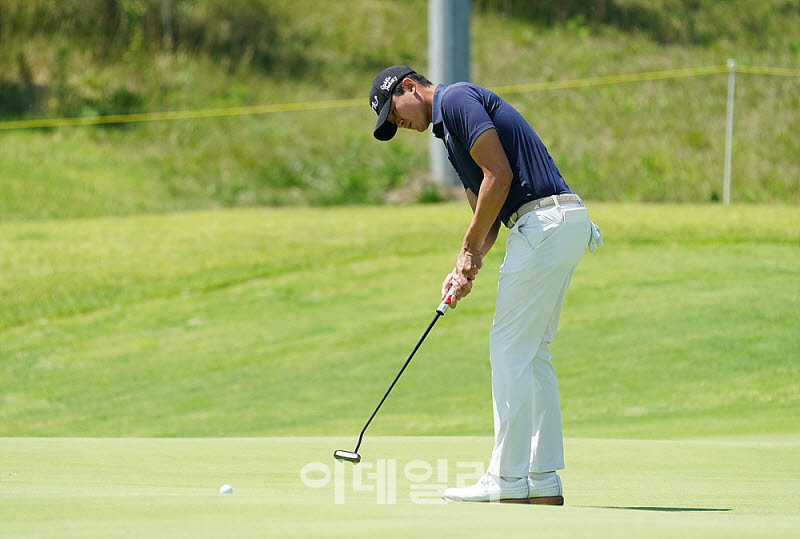 [포토] 이성호, 부드러운 터치로