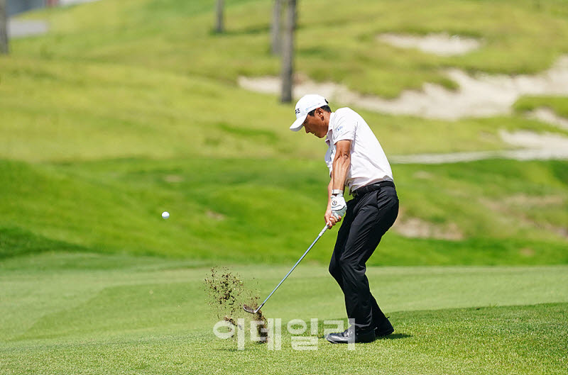 [포토] 이동민, 정교한 컨택으로 버디 찬스를