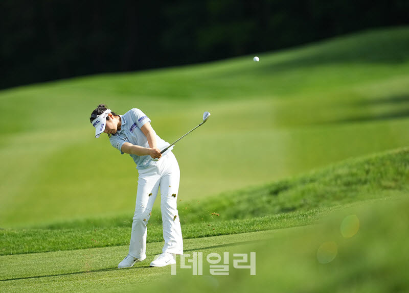 [포토]이소영,부드러운 임팩트