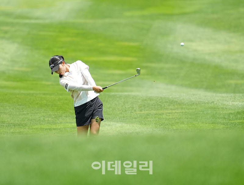 [포토]이수정,강한 아이언 샷
