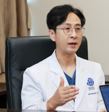 "우리 엄마 죽게 하려는 거냐"…대학병원에서 가장 미움받는 의사 [목격자]
