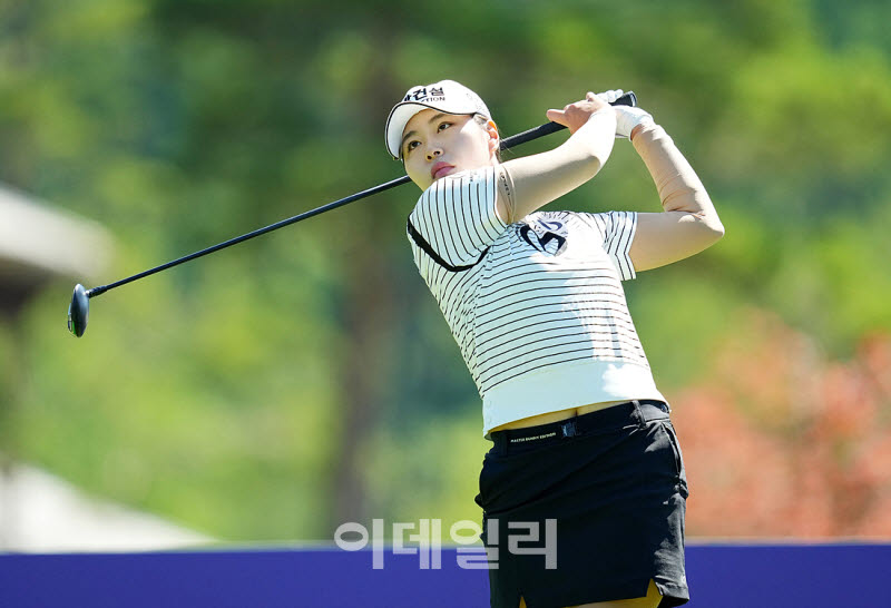 [포토]성유진,최종일 실수없는 첫 티샷