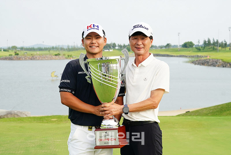 [포토] 정한밀, 고마운 스승님과 함께
