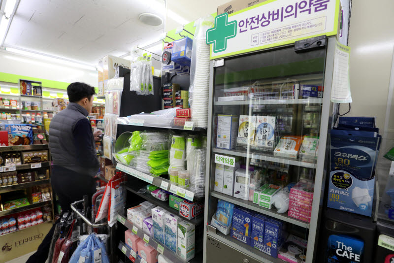 14년째 4개 품목뿐…밤새 설사해도 약국 열 때까지 ‘발 동동’