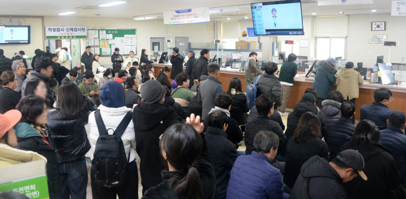 운전면허증 사진 변경 쉬워진다…온라인 재발급 때도 가능