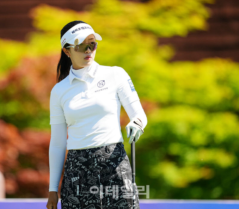 [포토]윤혜림,타구 방향 확인