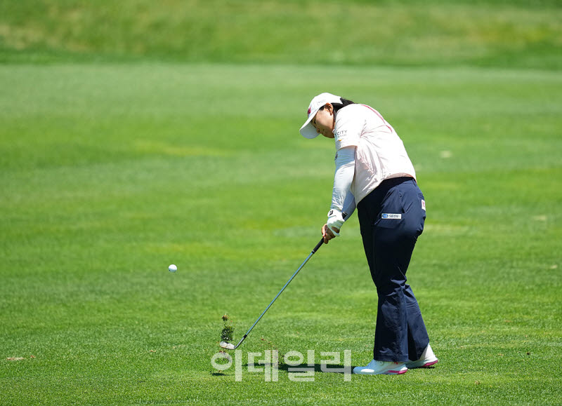 [포토]신다인,핀을 향한 임팩트