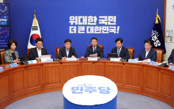 與 "균형발전·산업전략" VS 野 "인프라 부족·직권남용"...호남 반도체 투자 공방