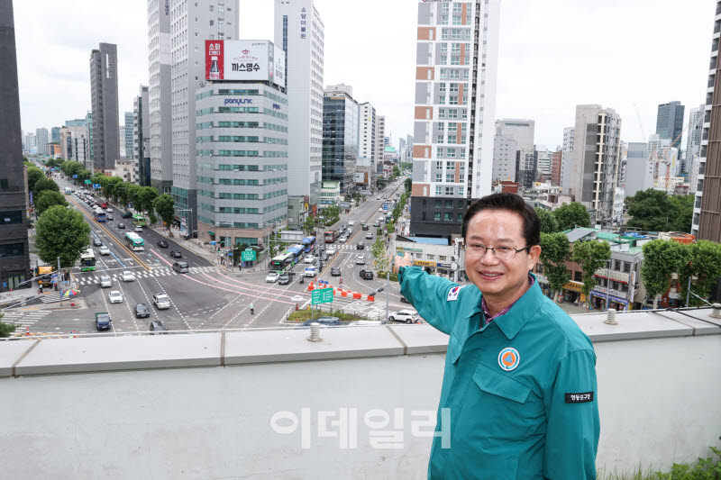 [포토] 영등포로터리 구조개선공사 현장 방문한 최호권 구청장