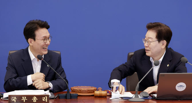 “제가 높이 평가하는 사안은”…李, 떠나는 김민석 총리 성과 치켜세워