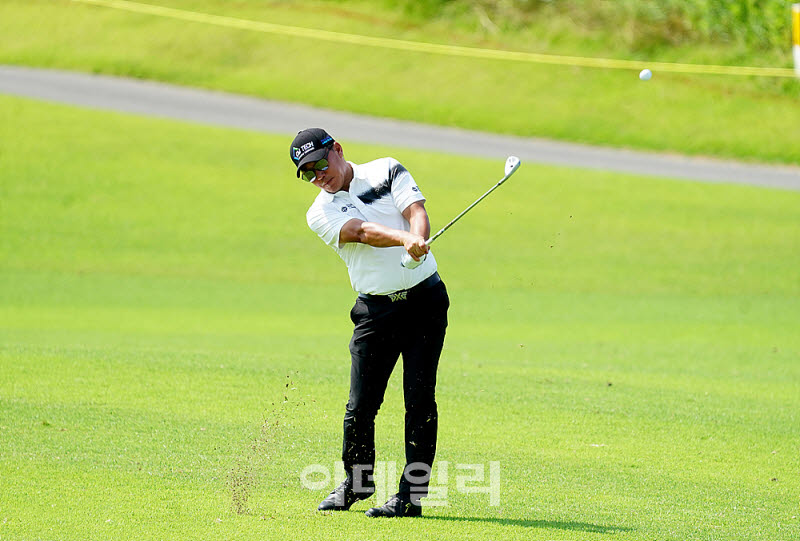 [포토] 남영우, 핀을 직접 노린다