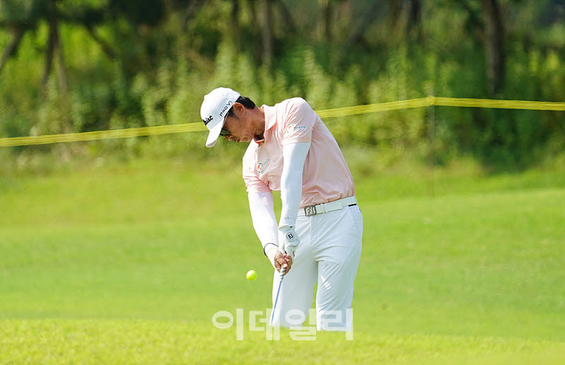 [포토] 박성필, 강력한 임팩트로 날린다