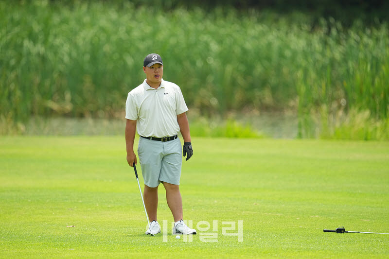 [포토]김재문,차분히 핀을 본다