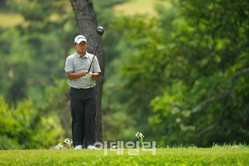 [포토]윤예준,페어웨이 중앙에 집중한다