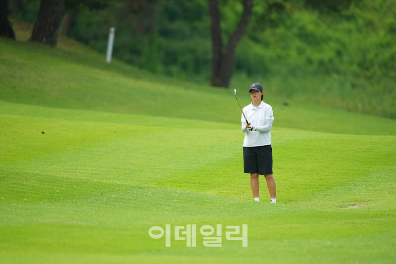 [포토]손예원,버디 위해 핀에 집중한다