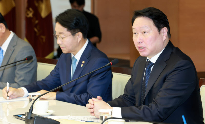 [포토]발언하는 최태원 대한상공회의소 회장