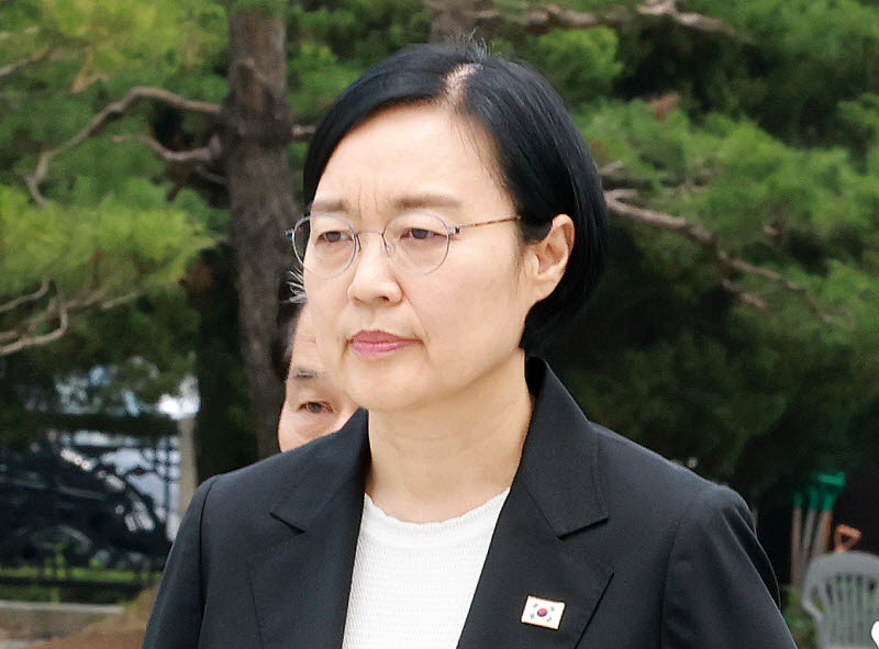 [포토]현충탑 찾은 한성숙 신임 국무총리