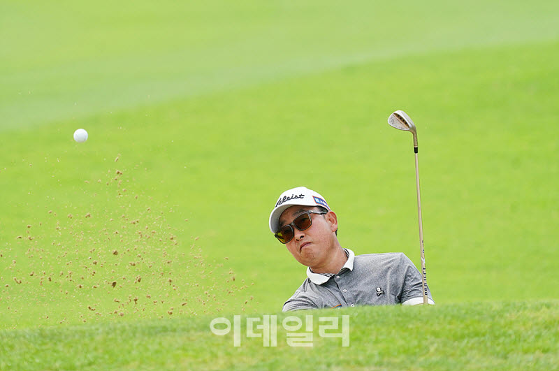 [포토] 이태규, 그린사이드 벙커 탈출