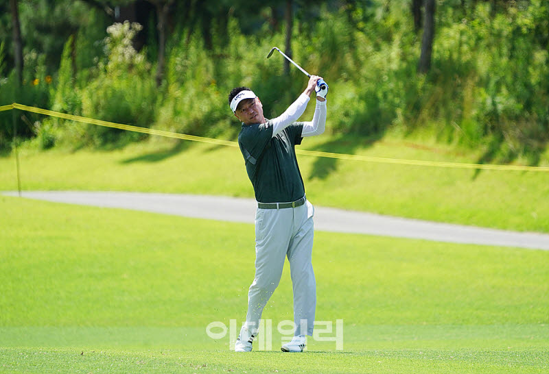 [포토] 정준, 정교한 컨트롤로 날린다