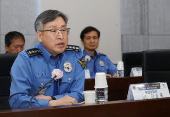 [속보]종합특검, '내란부화수행' 혐의 김종욱 전 해경청장 등 구속영장 청구