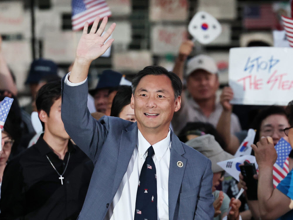 '이재명 대통령 명예훼손' 모스탄 교수 불구속 송치