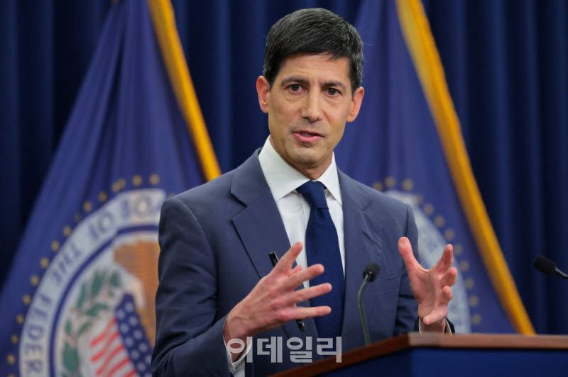 워시 연준 의장 "인플레이션 너무 높아"