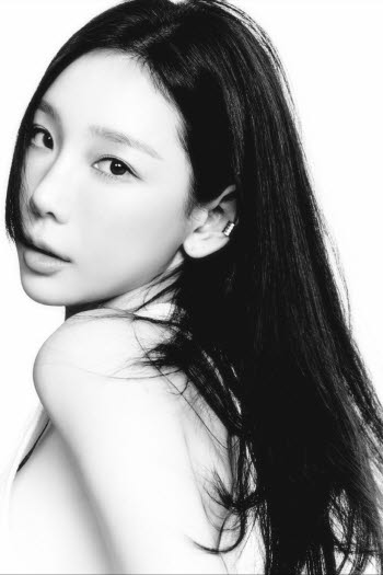 역시 '믿듣탱'… 태연이 부른 '만찬가' 차트 정상