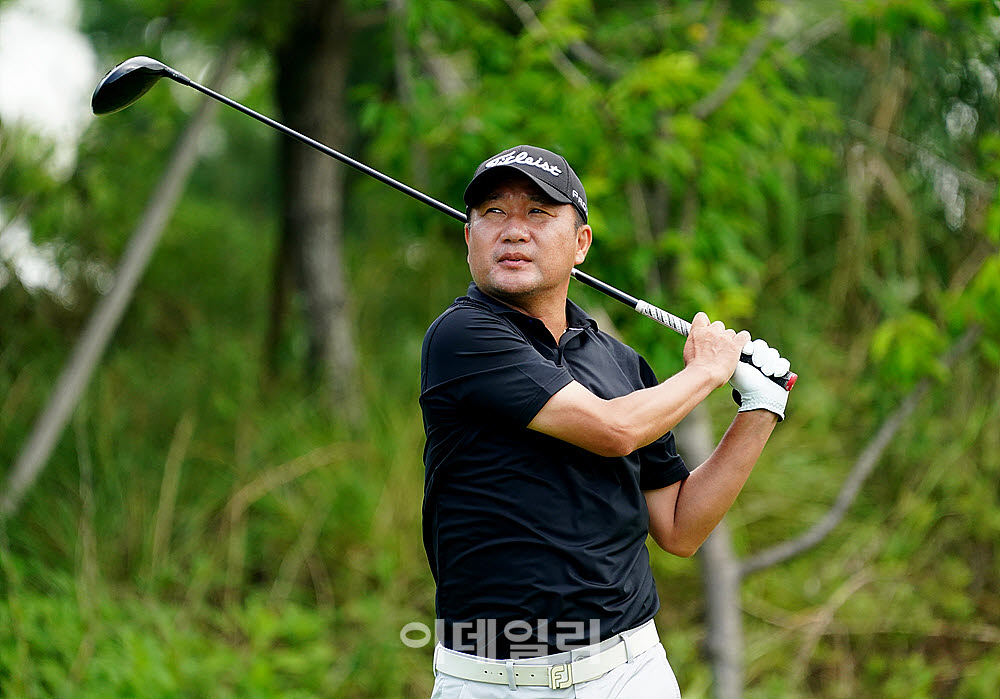 [포토] 이용훈, 타구 방향을 살핀다