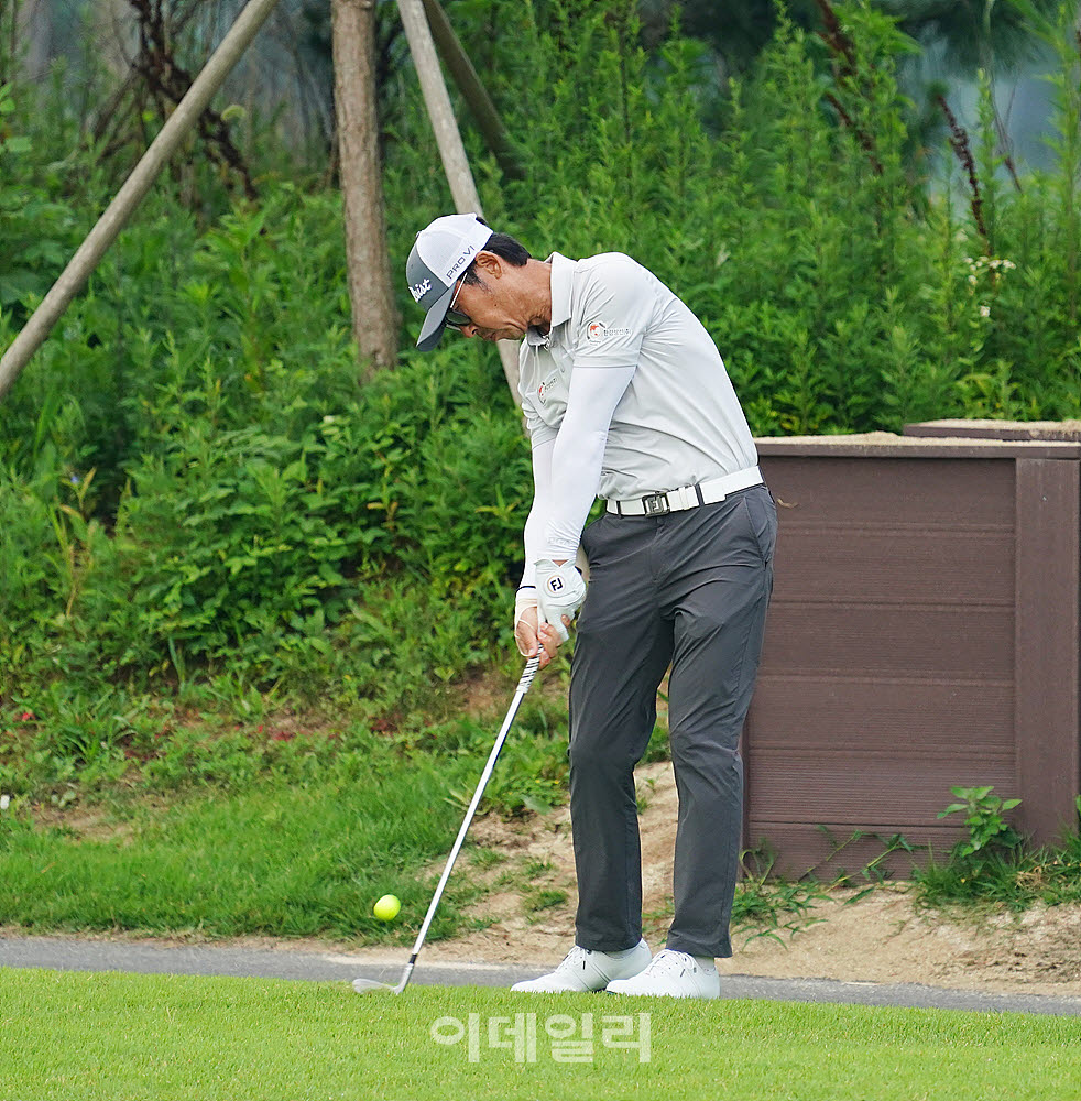 [포토] 박성필, 강한 타구를 날린다