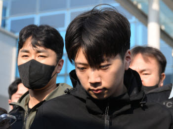 경찰, '장윤기 집 리얼돌 폐기' 부친 경찰관 감찰 착수