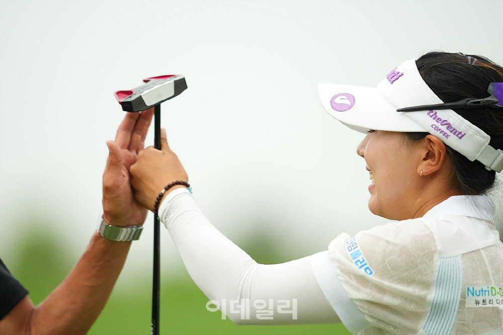 [포토]조하리,나이스 버디 성공
