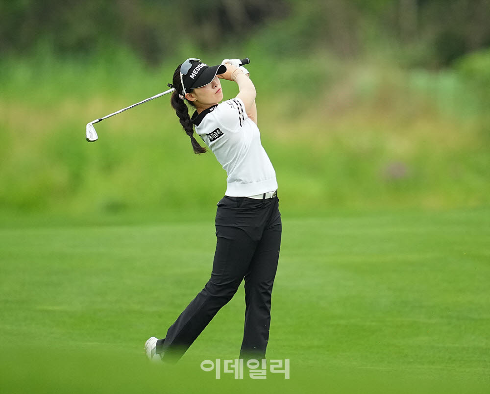 [포토]안지현,버디 위해 붙어라