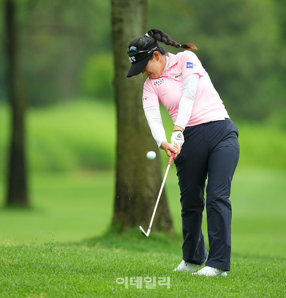 [포토]한지원,러프에서 파워 임팩트