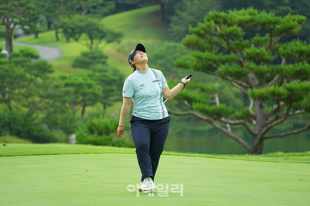 [포토]박서진,연장전 버디 퍼트 안들어가네