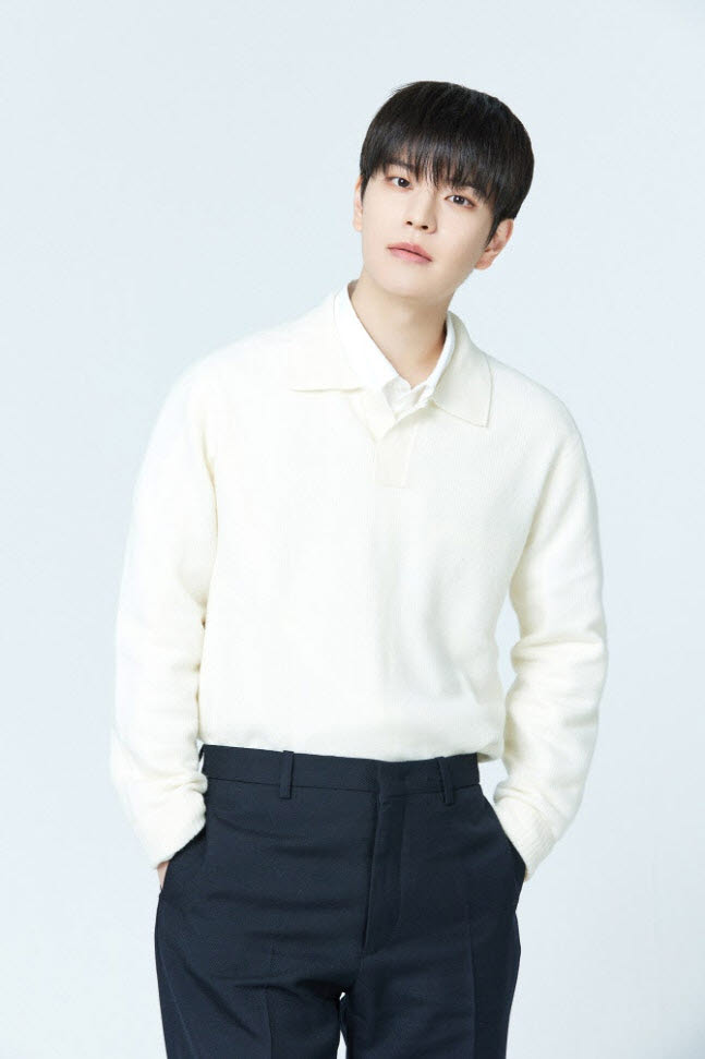 스트레이 키즈 승민, 발목 부상 장기화… "활동 최소화"