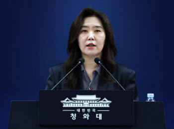 靑, ‘배재고 징계’ 비판한 이병태에 엄중 경고…“부적절한 처신”