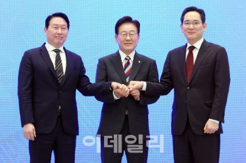 이 대통령 "3대 메가프로젝트, 지지율 관리용 아냐"