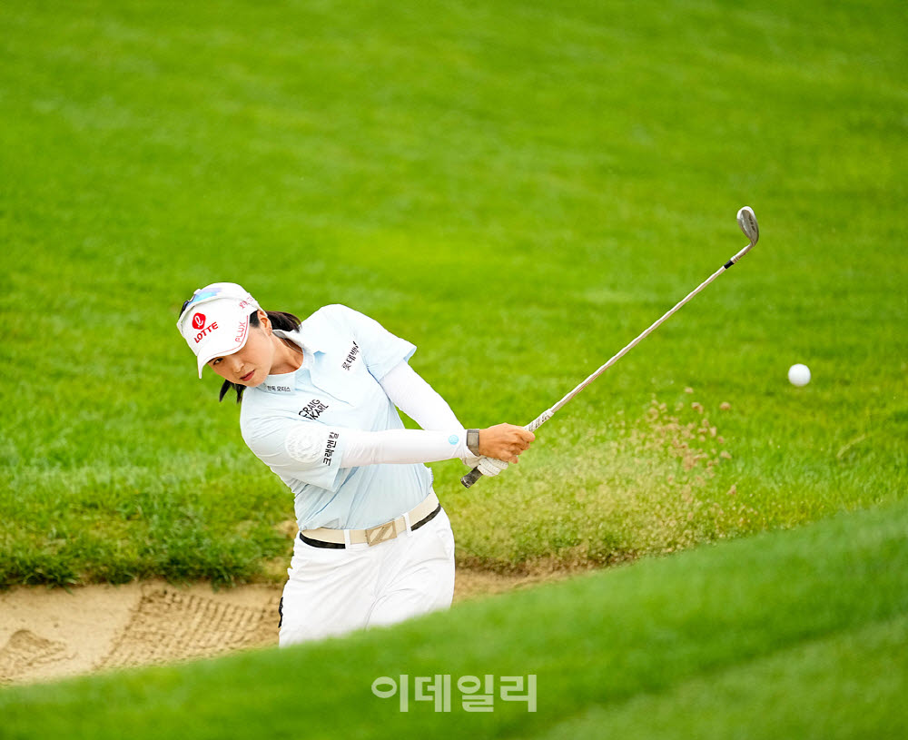 [포토]최혜진,강한 벙커 탈출