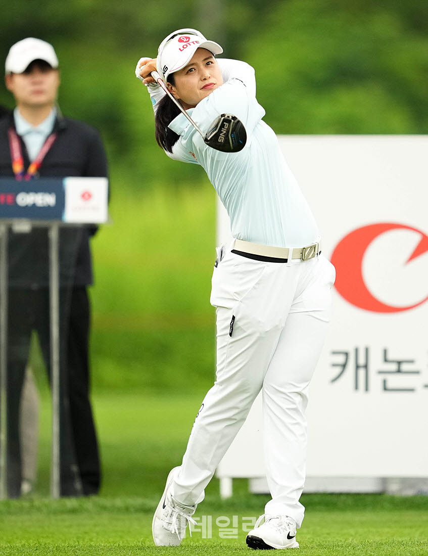 [포토]최혜진,비거리와 정확도 모두 잡는다