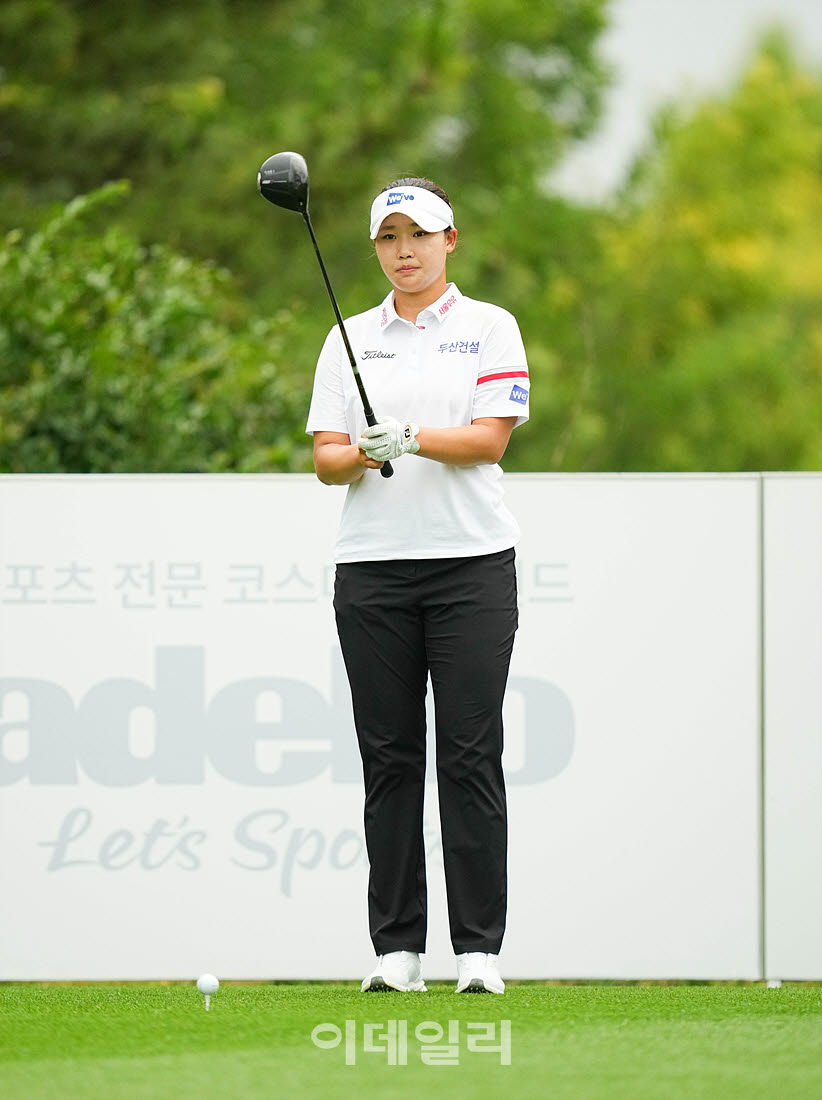 [포토]김민솔,무빙데이 선두권을 노린다