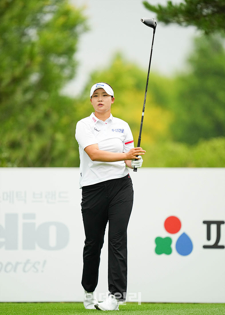 [포토]김민솔,타구 방향은 중앙이다