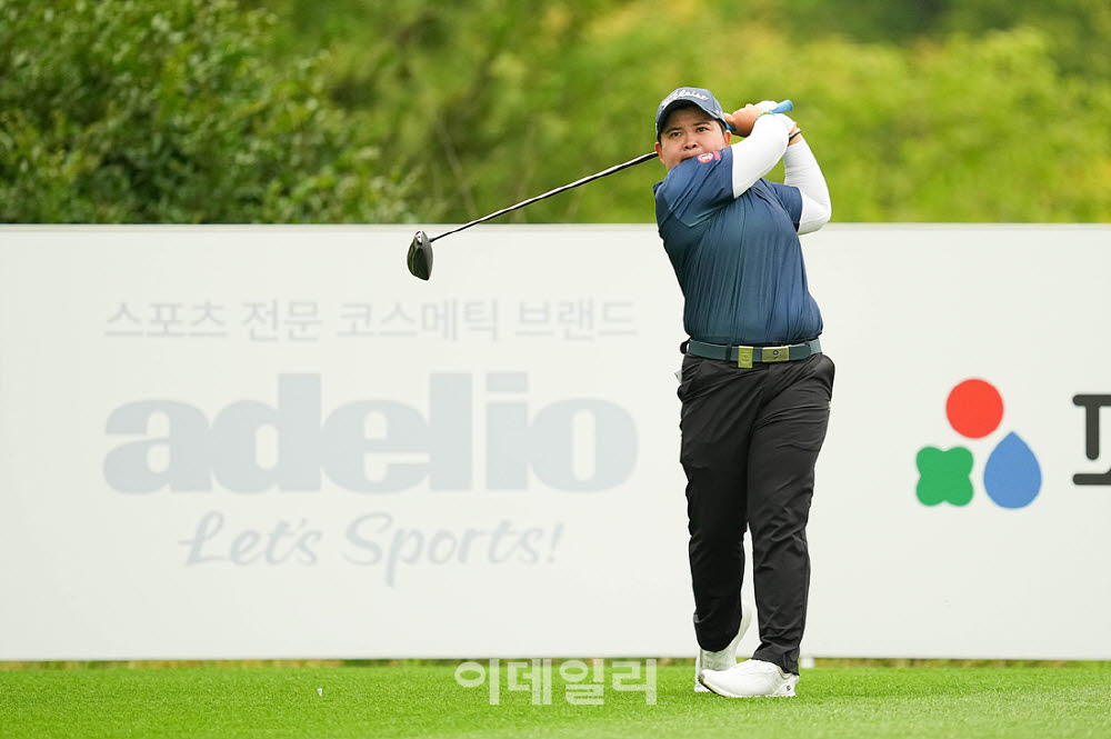 [포토]빳차라쭈타 콩끄라판,파워풀 티샷