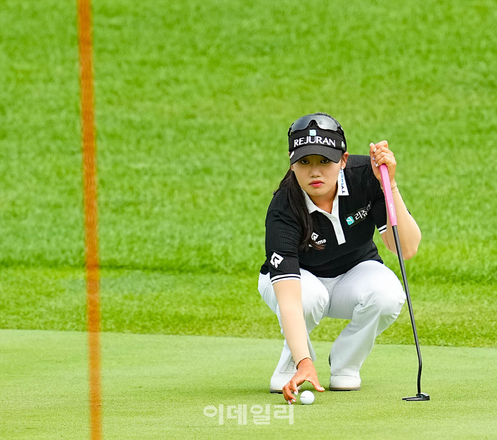 [포토]노승희,첫 버디 위해 집중한다