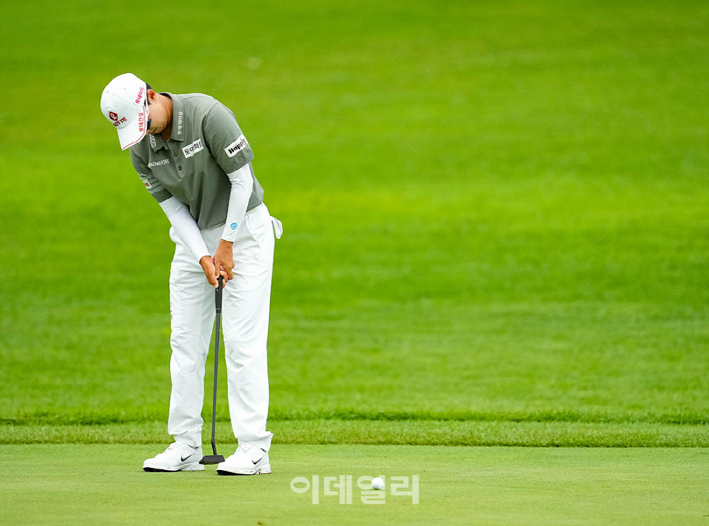 [포토]김효주,첫 홀 파세이브 성공