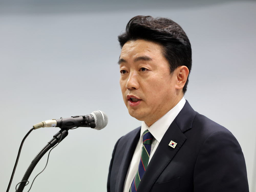 [속보] 강훈식 “반도체 추가 세수 활용 미래대응기금 신설…미래 위해 투자”