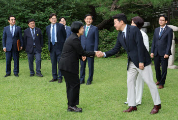 강훈식 “반도체 추가 세수로 기금 신설…미래 대응에 과감 투자”
